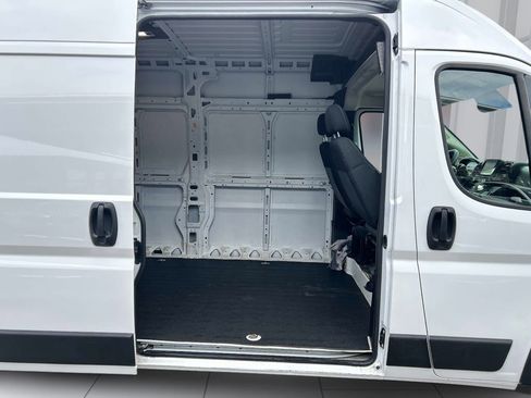 Used 2023 RAM ProMaster 2500 image 14