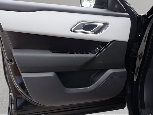 New 2026 Land Rover Range Rover Velar Dynamic SE image 10