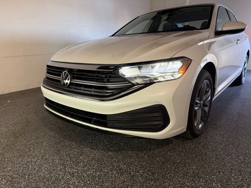 Used 2023 Volkswagen Jetta SE FWD image 45