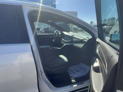 Used 2022 Buick Enclave Avenir w/ LPO, Floor Liner Package AWD/4WD image 9