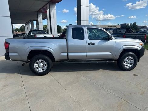 Used 2020 Toyota Tacoma SR RWD image 8