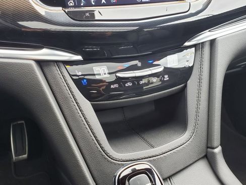 Certified 2024 Cadillac XT6 Sport w/ Platinum Package image 32