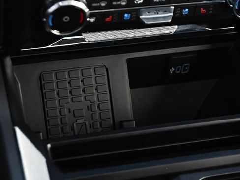 Used 2025 Ford F450 Lariat image 25