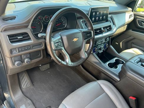 Used 2021 Chevrolet Suburban LT RWD image 20