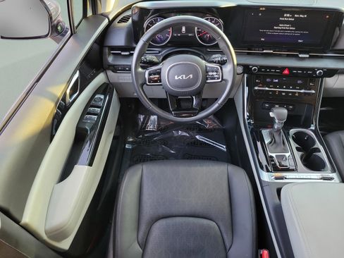 Used 2022 Kia Carnival SX FWD image 9