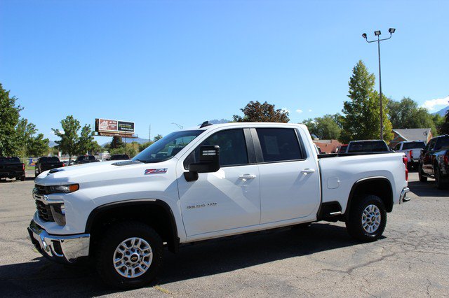 Used 2024 Chevrolet Silverado 2500 LT w/ Convenience Package AWD/4WD image 1