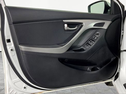 Used 2013 Hyundai Elantra Limited FWD image 18