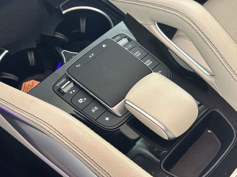 Used 2024 Mercedes-Benz GLE 350 4MATIC image 7