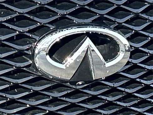 Certified 2024 INFINITI QX80 Sensory image 10