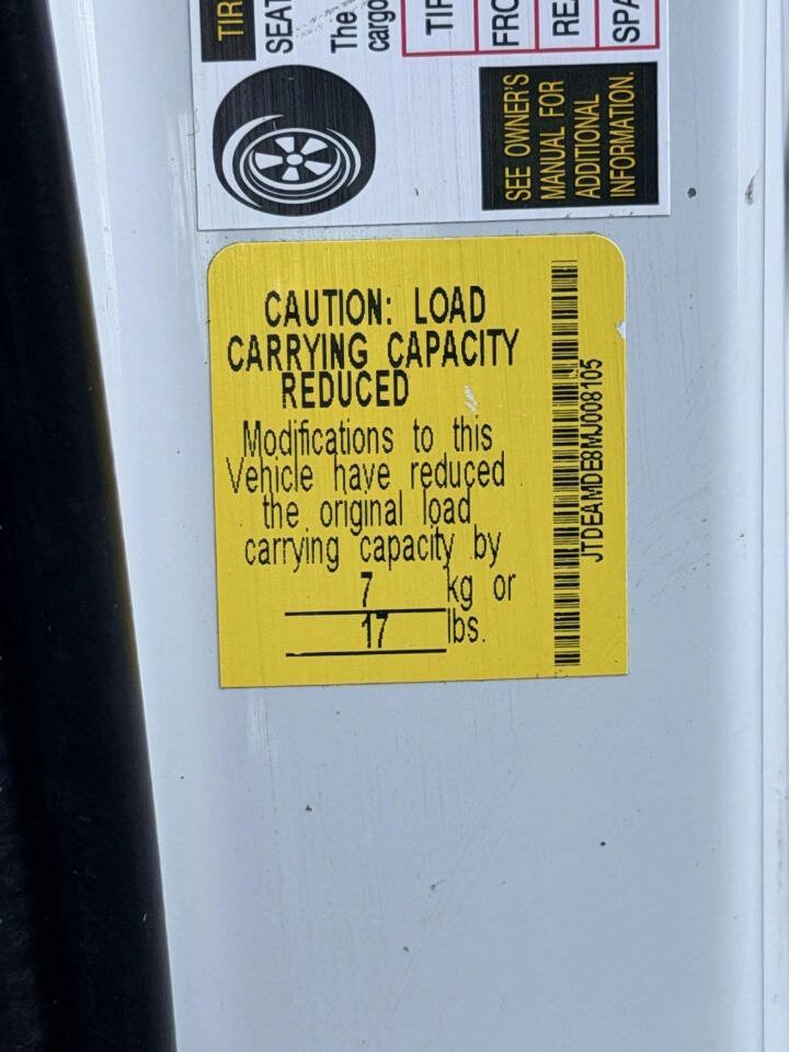 Used 2021 Toyota Corolla LE FWD image 16
