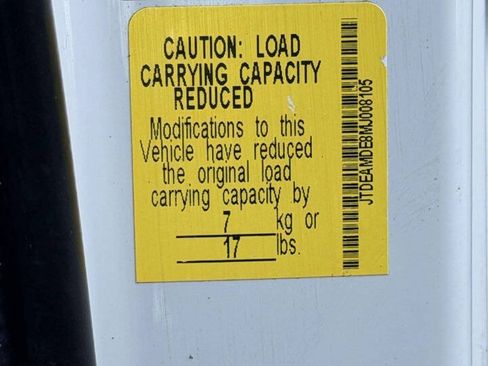 Used 2021 Toyota Corolla LE FWD image 16
