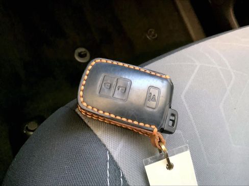 Used 2021 Toyota Tacoma TRD Off-Road w/ Technology Package AWD/4WD image 14