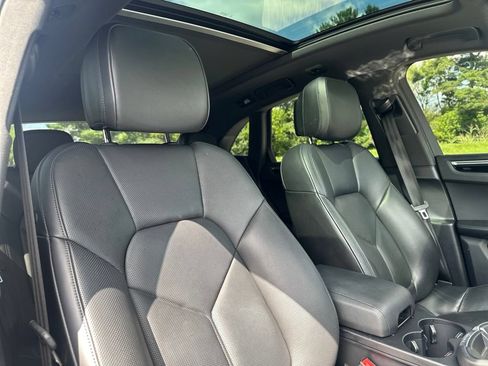 Used 2022 Porsche Macan AWD/4WD image 24