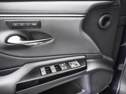 Certified 2025 Lexus ES 300h w/ Premium Package image 12