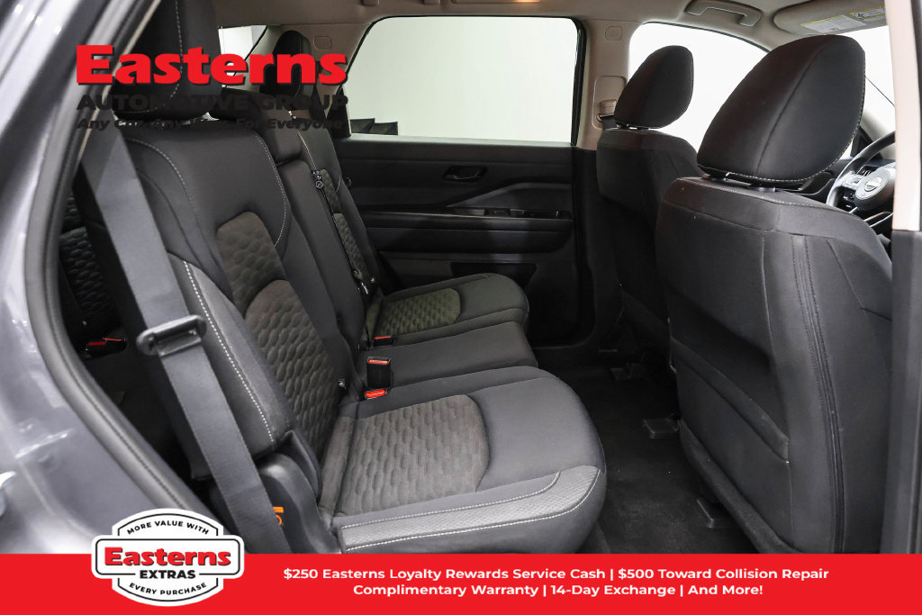 Used 2024 Nissan Pathfinder S AWD/4WD image 24