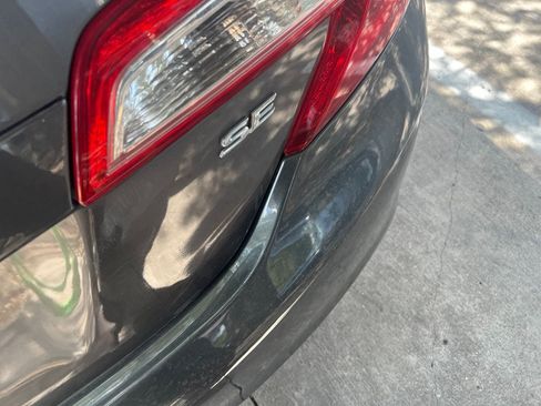 Used 2014 Toyota Camry SE w/ Moonroof Package FWD image 4