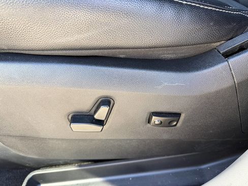 Used 2019 Dodge Grand Caravan SXT image 13