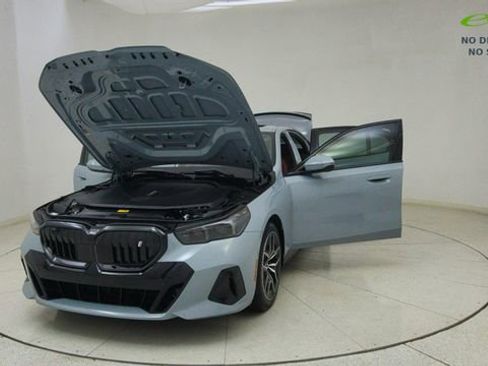 Used 2025 BMW i5 xDrive40 w/ M Sport Package AWD/4WD image 70