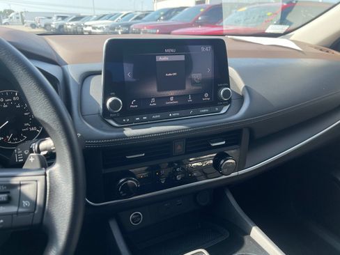 Used 2023 Nissan Rogue S FWD image 20