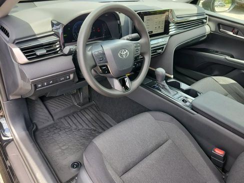 Used 2026 Toyota Camry LE image 4