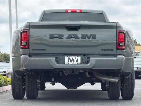 New 2026 RAM 3500 Big Horn AWD/4WD image 4