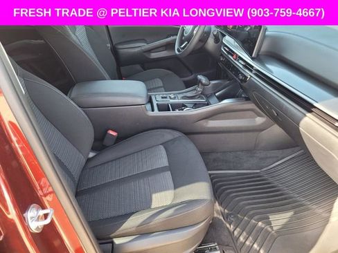 Used 2025 Kia Sorento LX FWD image 10