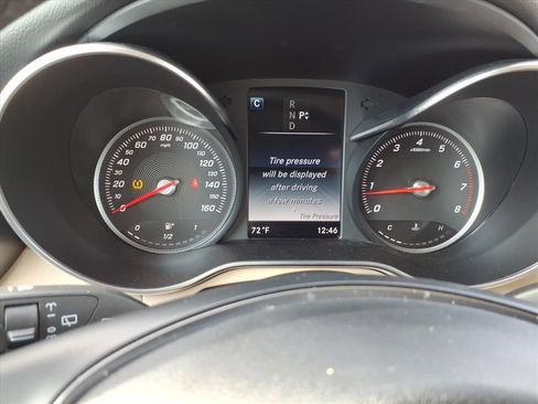 Used 2018 Mercedes-Benz GLC 300 4MATIC w/ Premium Package image 21