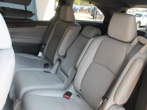 Used 2021 Honda Odyssey EX-L image 17