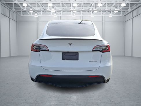Used 2025 Tesla Model Y Performance AWD/4WD image 5