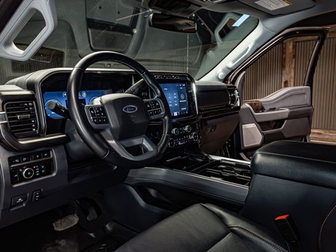 Used 2024 Ford F250 Lariat w/ Lariat Ultimate Package AWD/4WD image 17