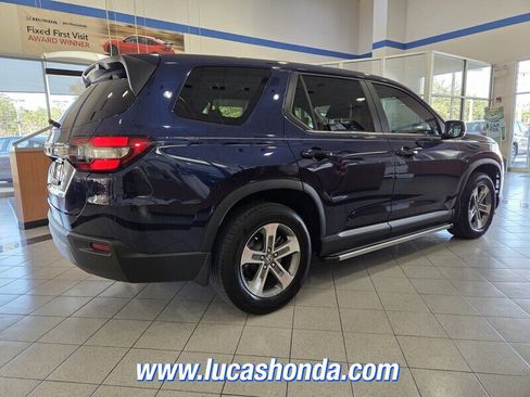 Used 2023 Honda Pilot EX-L image 4