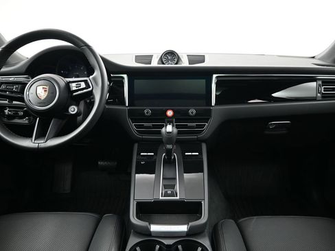 Used 2026 Porsche Macan image 9