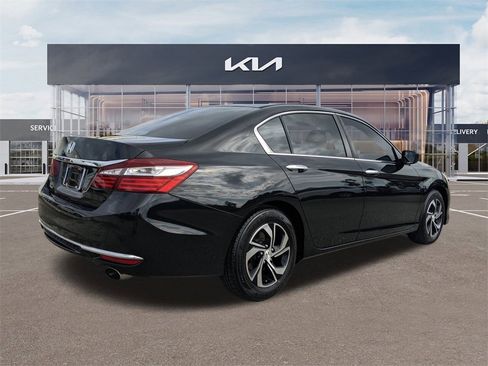 Used 2017 Honda Accord LX image 4