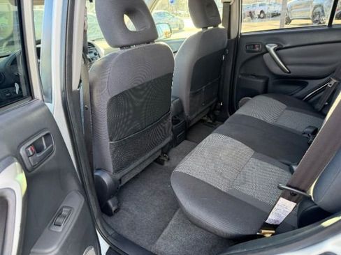 Used 2004 Toyota RAV4 4WD image 24