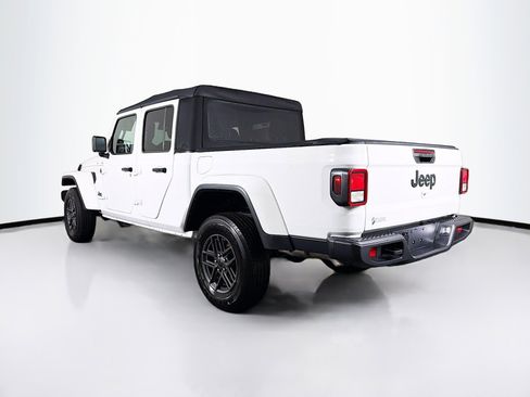 Used 2024 Jeep Gladiator Sport image 6