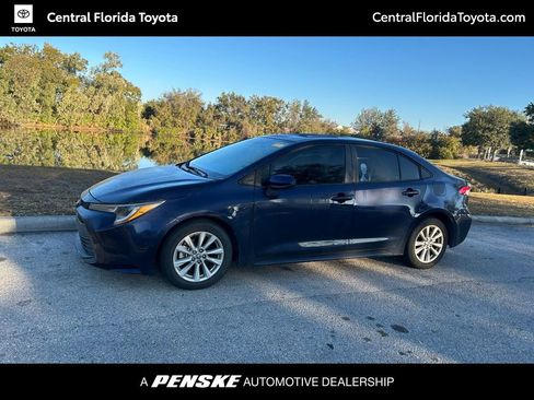 Certified 2023 Toyota Corolla LE image 1