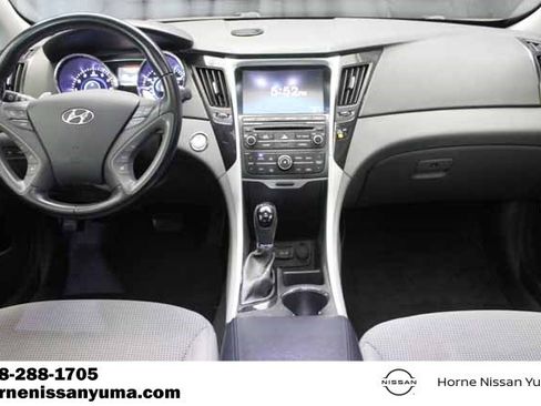 Used 2014 Hyundai Sonata SE w/ Premium Package 04 FWD image 12