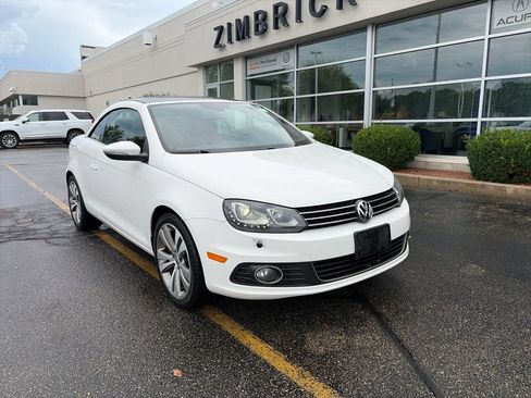 Used 2013 Volkswagen Eos FWD image 2