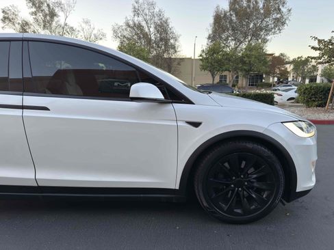 Used 2016 Tesla Model X 90D image 21