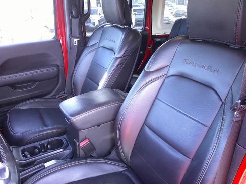 Used 2022 Jeep Wrangler Unlimited Sahara image 9