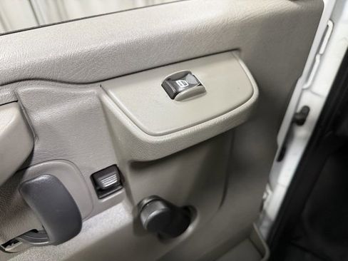 Used 2019 Chevrolet Express 2500 image 13