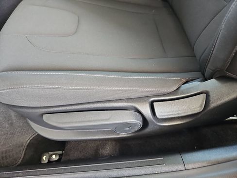 Used 2024 Hyundai Elantra Blue FWD image 33