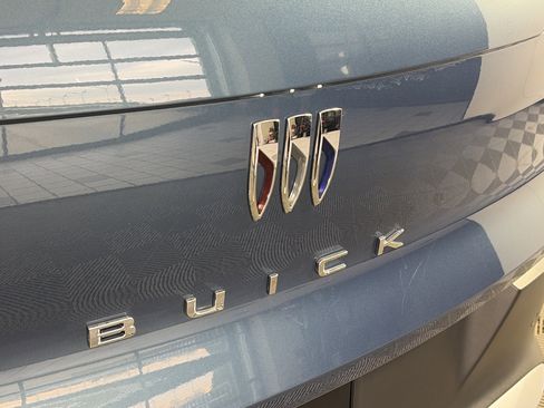 Certified 2025 Buick Envista Preferred FWD image 16
