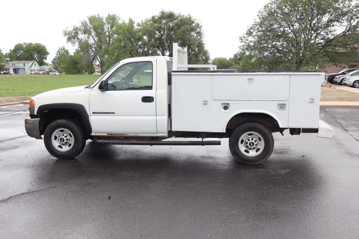 Used 2006 GMC Sierra 2500 W/T RWD image 9