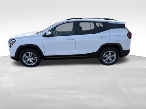 Certified 2023 GMC Terrain SLE w/ Driver Convenience Package FWD image 3