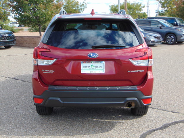 Used 2020 Subaru Forester Premium AWD/4WD image 5