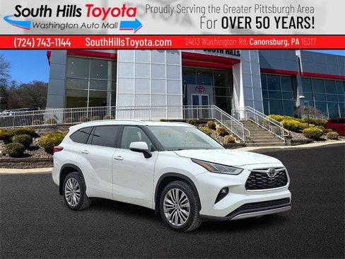 Certified 2022 Toyota Highlander Platinum image 1