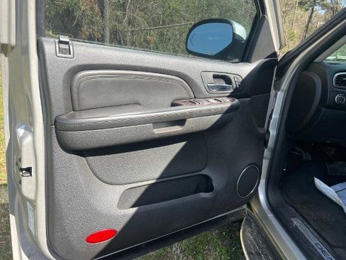 Used 2007 GMC Yukon Denali image 7