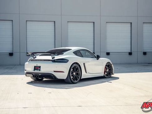 Used 2018 Porsche 718 Cayman GTS RWD image 21