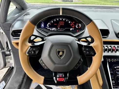 Used 2024 Lamborghini Huracan Sterrato image 26